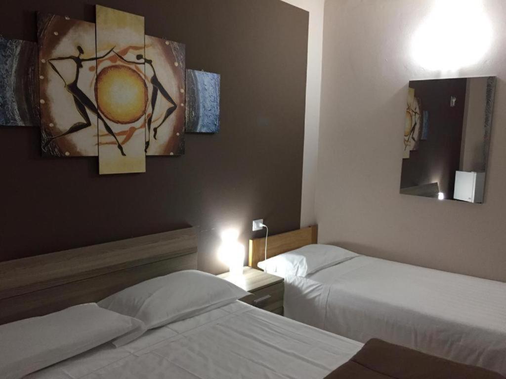 Ded 2 Only Sleep Bagno Privato Appartement Parma Buitenkant foto