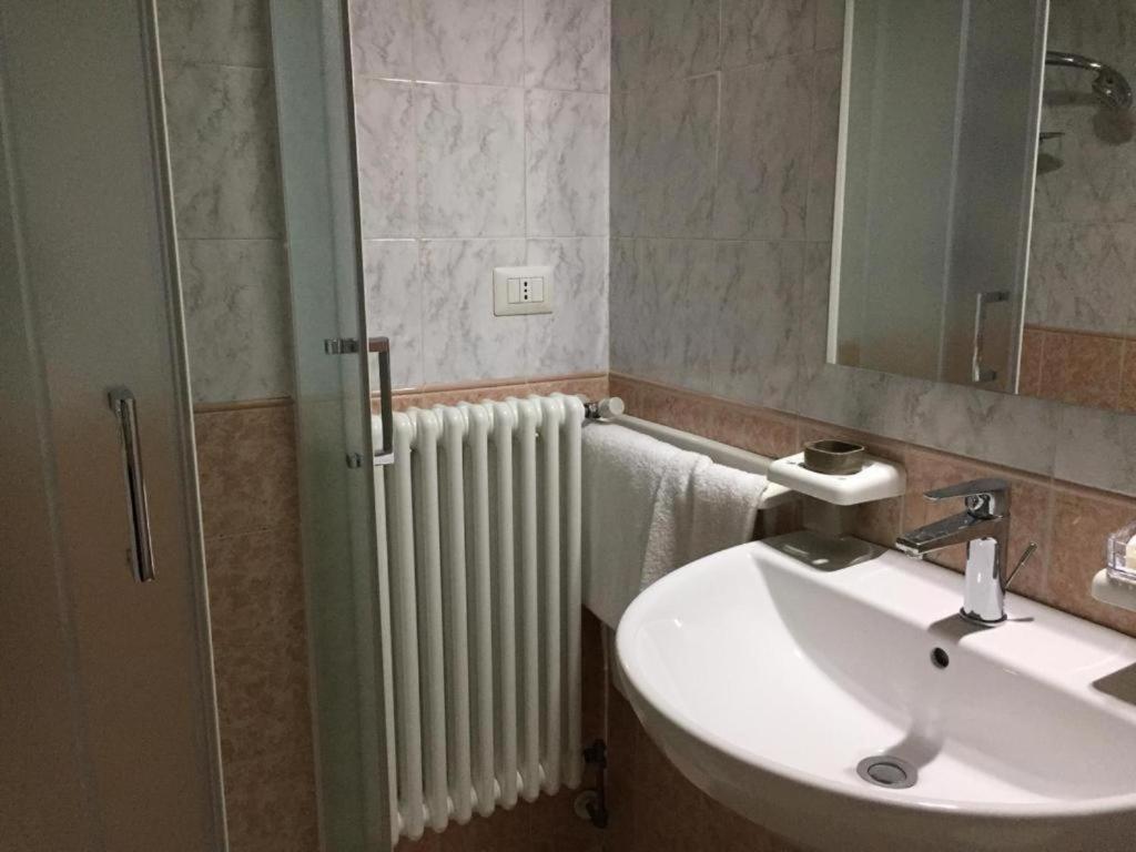 Ded 2 Only Sleep Bagno Privato Appartement Parma Buitenkant foto